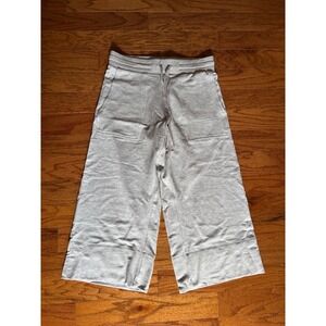 Quince Light Gray Wide Leg Yoga Capris Size Small